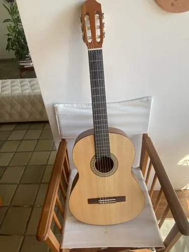 Violão Yamaha C40M R$ 900