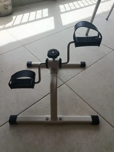Mini Bicicleta Ergométrica Para os Pés LACRADA.