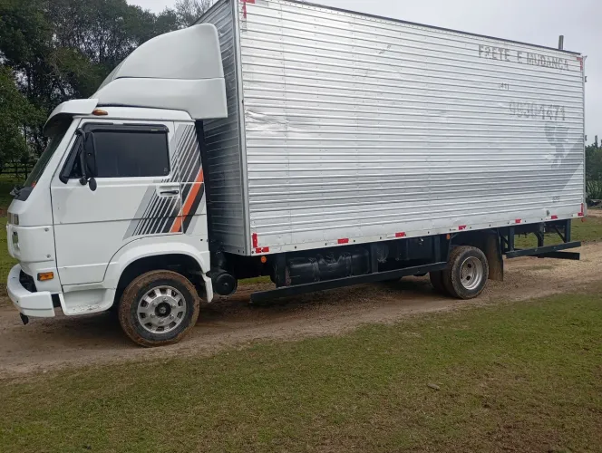 Caminhão 3/4 VW 7-110s