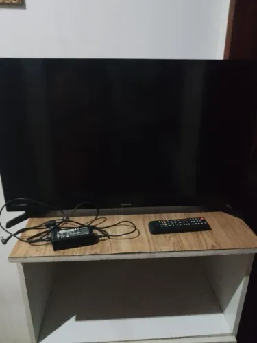 Vendo essa tv smart Samsung 32.polegadas com defeito
