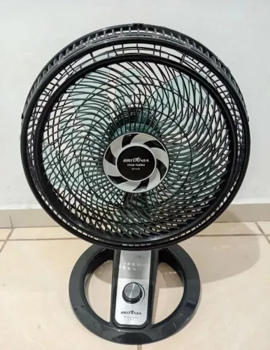 Ventilador de mesa Britânia 40cm Turbo