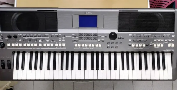 Teclado Arranjador PSR-S670 com case/capa - Ótimo estado