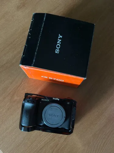 Sony A6700 + Cage
