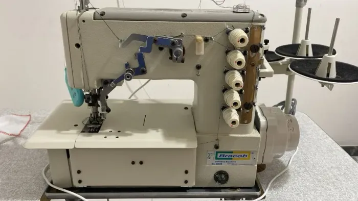 Máquina de Costura Galoneira Bracob BC-5000 Direct Drive