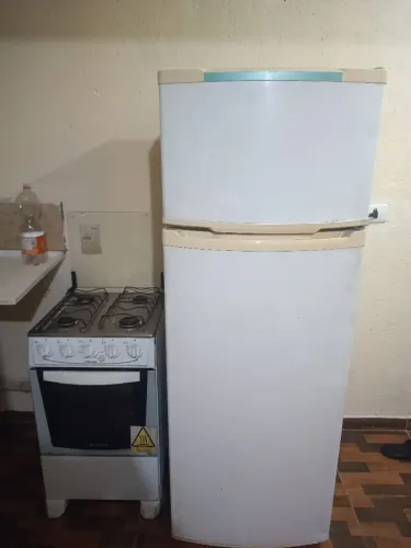 Geladeira e Fogão.