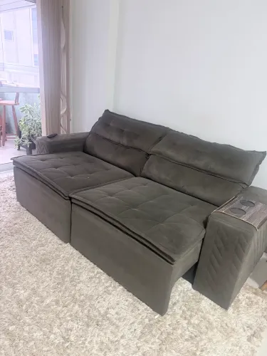 Sofá grande e confortável