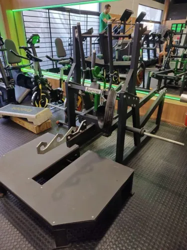 LOTE COM MAIS DE 40 EQUIPAMENTOS PARA ACADEMIA