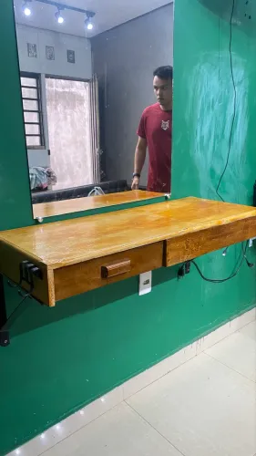 2 bancadas de barbearia ou salão