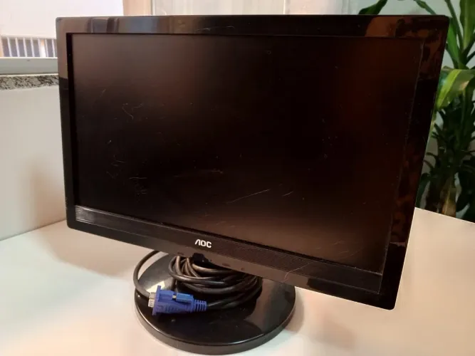 Vendo Tela de computador 14 polegadas em ótimo estado.