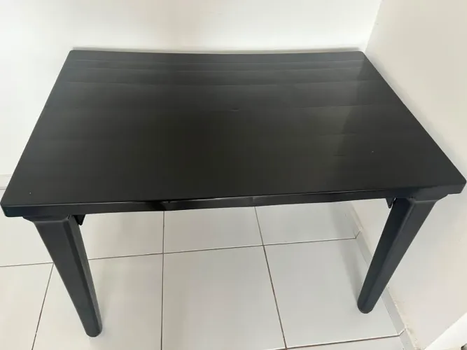 Mesa de Plástico Preta