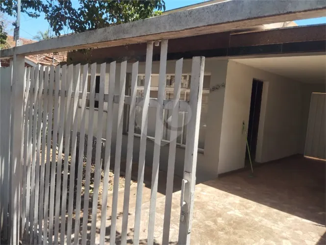 Casa térrea com 3 quartos à venda em Centro - SP