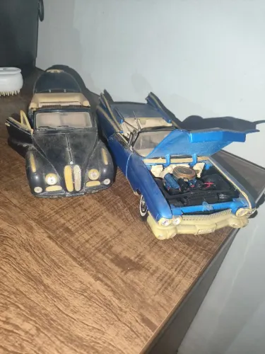 Miniaturas Maisto 1:24 para restauração