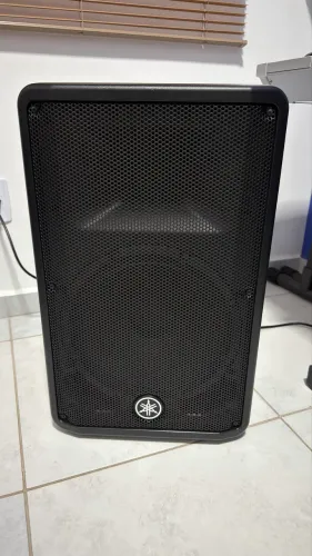 Caixa acústica amplificada Yamaha DBR12