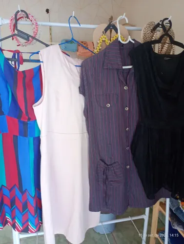 Lote de roupa para brechó