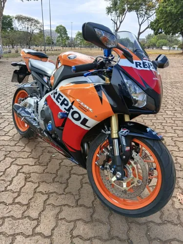 CBR 1000 Fireblade Repsol com ABS