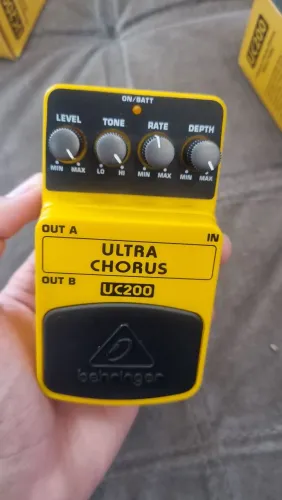 Pedal de Chorus Bheringer UC200
