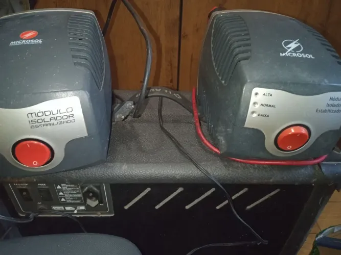 VENDO DOIS ESTABILIZADOR,EM PERFEITO ESTADO DE CONSERVAÇÃO.