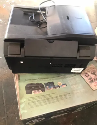 Impressora multifuncional Epson Stylus Office TX320F.