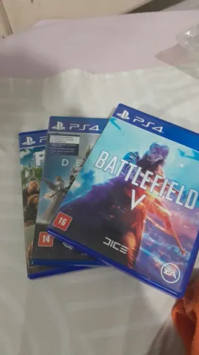 PS4 , jogos e suporte de carregador