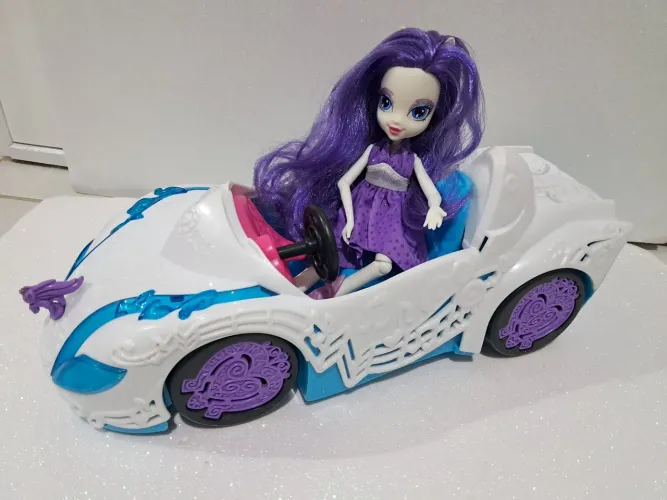 Boneca Rarity My Little Pony + carro cabem 2 bonecas 