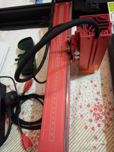 Atomstack A24 Pro com carrinho para impressão de copos
