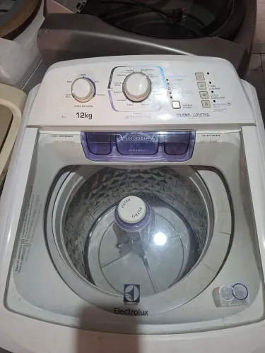 Máquina de lavar Eletrolux 12kg 