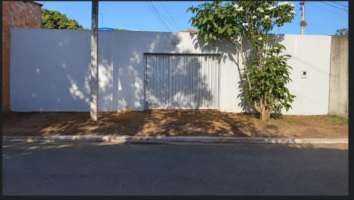 Casa 2/4 no Jardim Curitiba I