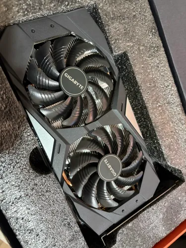 Placa de vídeo Gigabyte GTX 1660 OC 6Gb duplo fan semi-novo