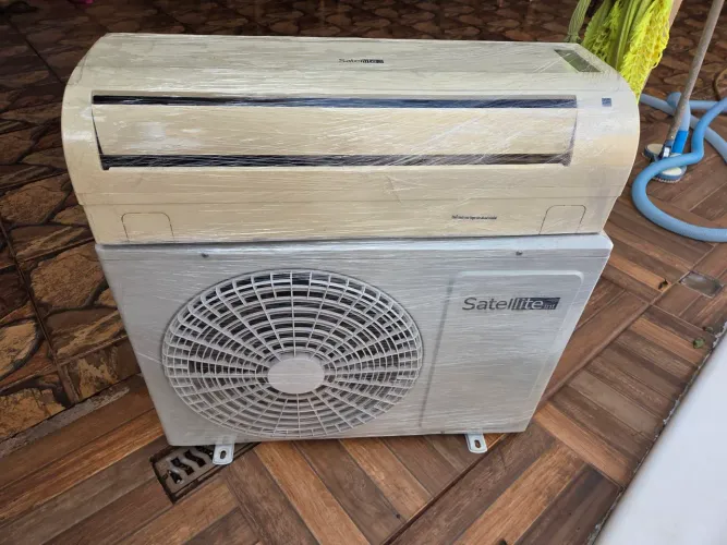 Ar condicionado 220v 9.000 Btus Quente e Frio CLASSE A