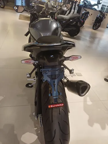 S1000rr2026/26. Tirada   01_06/2026 emplacada. 