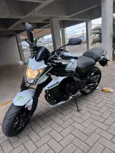 KAWASAKI ER-6N 650 cc ano 2015 - ESPORTIVIDADE, POTÊNCIA E PROCEDÊNCIA!