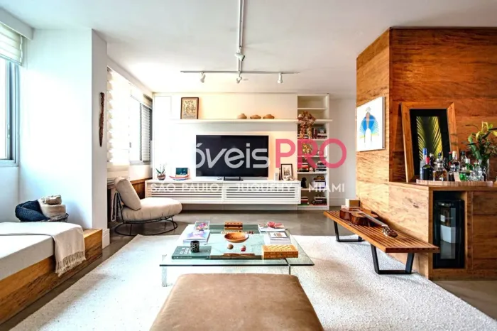 Apartamento mobiliado e decorado localizado no Itaim Bibi