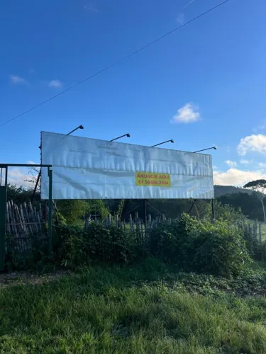 Aceito negociação - Outdoor - Dimensões: 9,00m (largura) x 2,40m (altura)