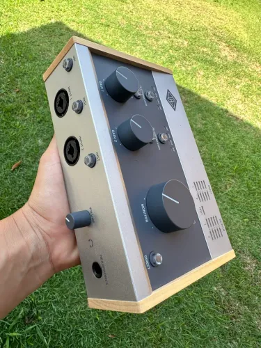 Interface de áudio Volt 276 Universal Áudio 