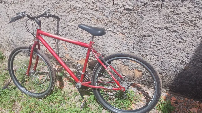 Vende-se bicicleta aro 26 c/ marcha