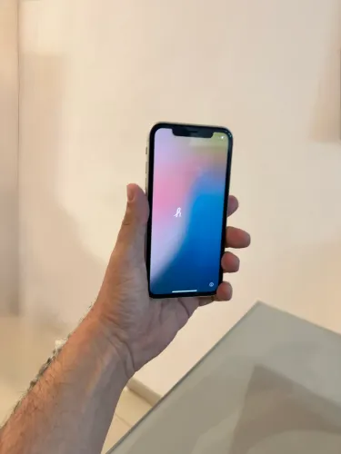 IPhone 11 - Branco 64Gb de R$ 1.100 por R$ 900,