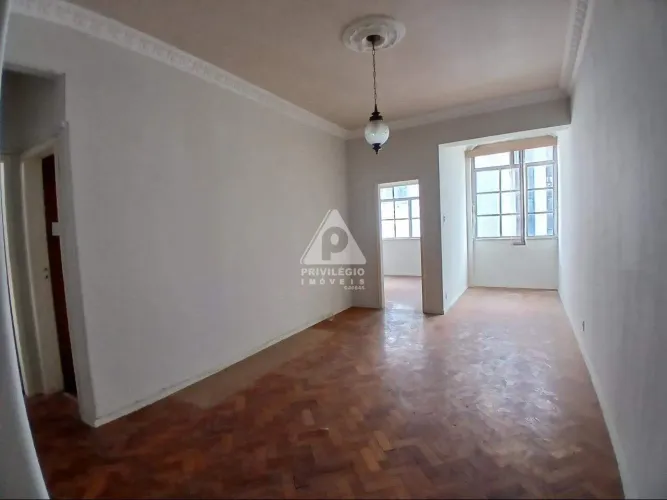 Copacabana! Apartamento, sala, 2 quartos, dependências, bicicletário, salão de festas, 76m