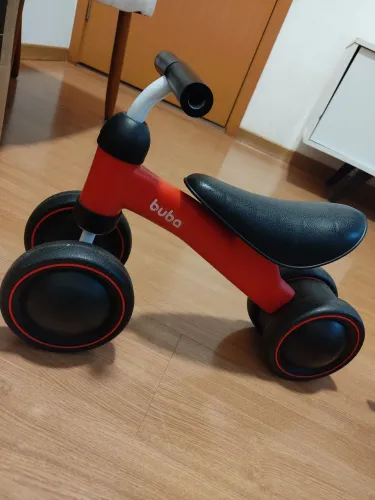 Bicicleta infantil de equilíbrio