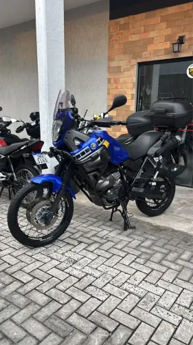 Teneré 660 em ótimo estado