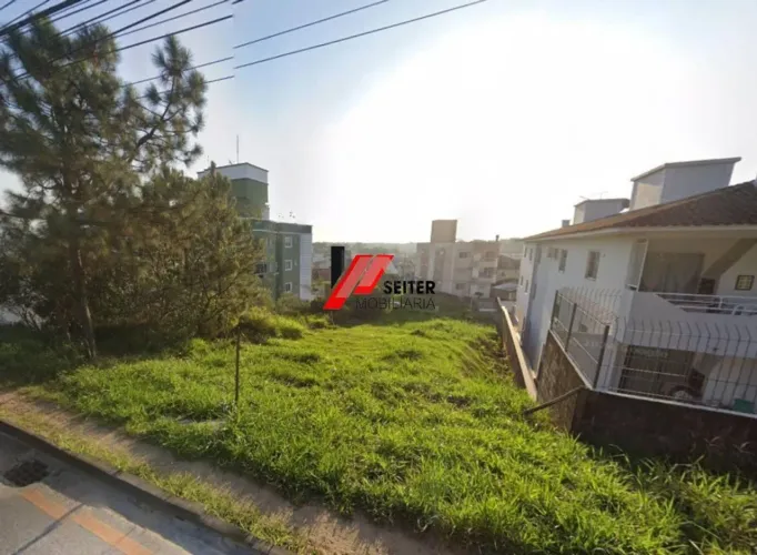 Terreno à venda no bairro Forquilhas em São José