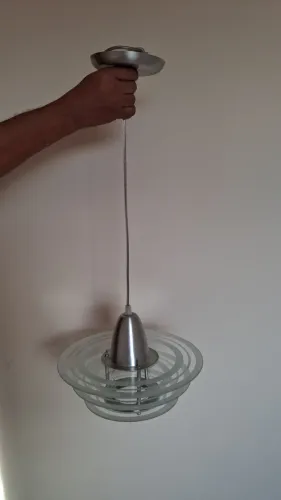 Vendo luminária pendente em ótimo estado de conservação