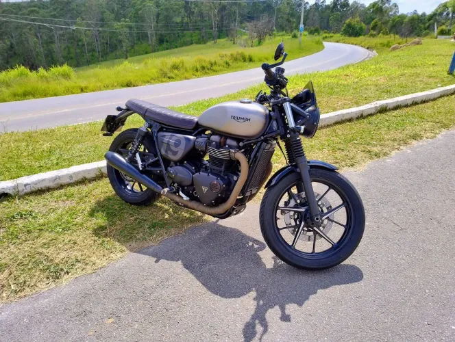 Street Twin 900 Shibuya Garage