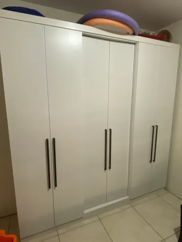 Guarda roupa 6 portas branco