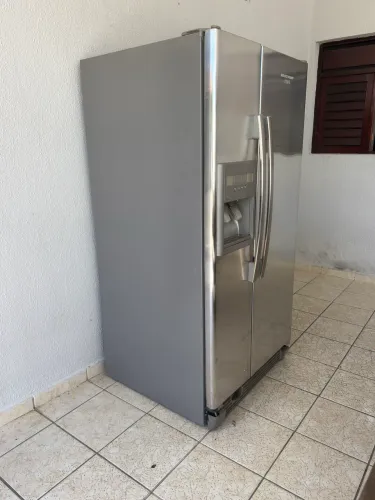 Geladeira side by side - para conserto ou retirada de peças 