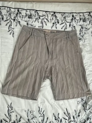 Vendo bermuda Hering tamanho 44