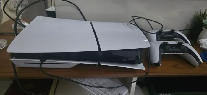PS5 Slim com leito 01 TB