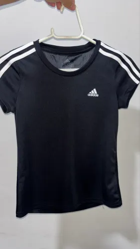 Camisa Adidas infantil - tamanho 11/12 anos - usado.