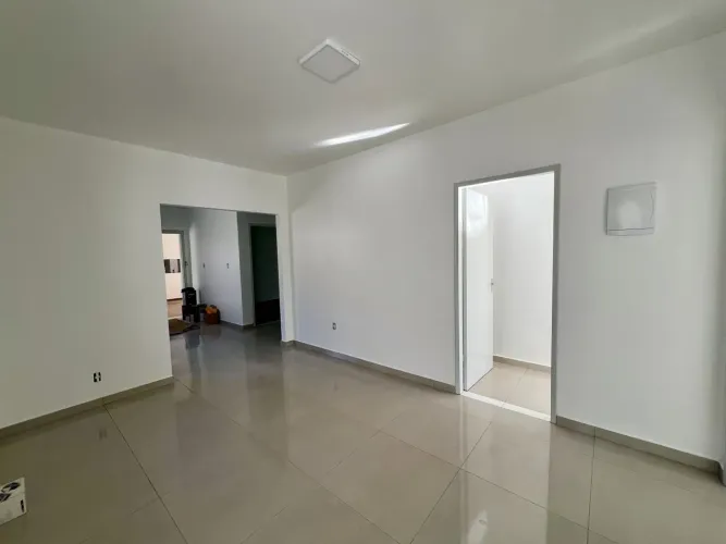Linda casa na vila nova a poucos metros do mar