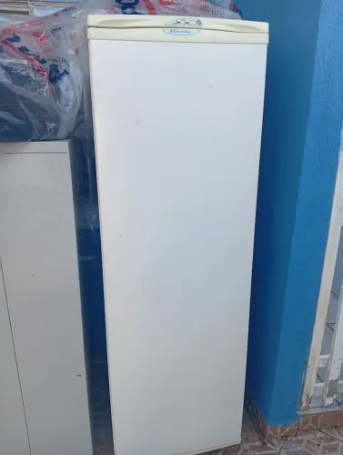 FREEZER VERTICAL ELETROLUX