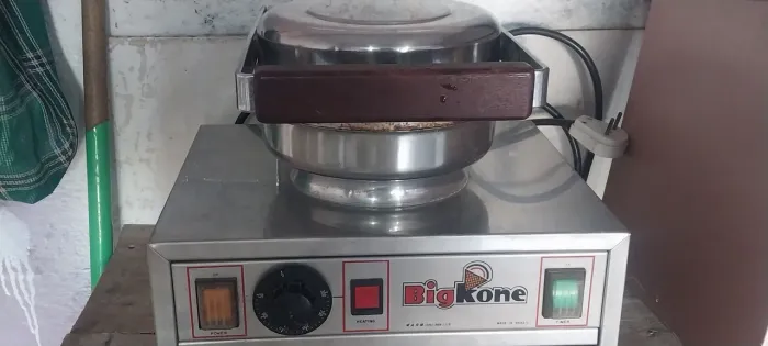 Maquina de fazer casquinha de sorvete big kone